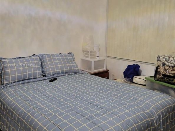 1400 Saint Charles Pl 215, Pembroke Pines FL 33026