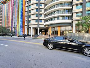 60 SW 13th St 5013, Miami FL 33130