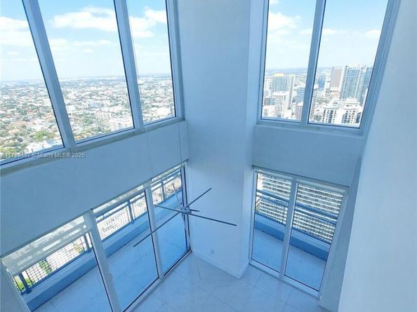 60 SW 13th St 5013, Miami FL 33130