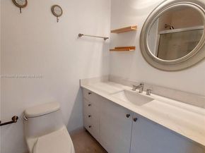 60 SW 13th St 5013, Miami FL 33130