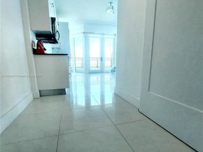 60 SW 13th St 5013, Miami FL 33130
