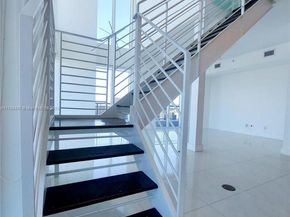 60 SW 13th St 5013, Miami FL 33130