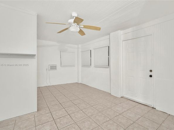 Undisclosed Address #A11826745, Hollywood FL 33023