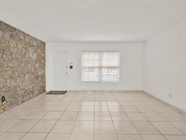 Undisclosed Address #A11826745, Hollywood FL 33023
