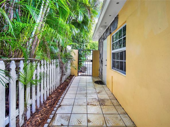Undisclosed Address #A11826745, Hollywood FL 33023