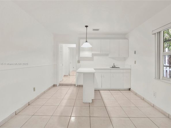 Undisclosed Address #A11826745, Hollywood FL 33023
