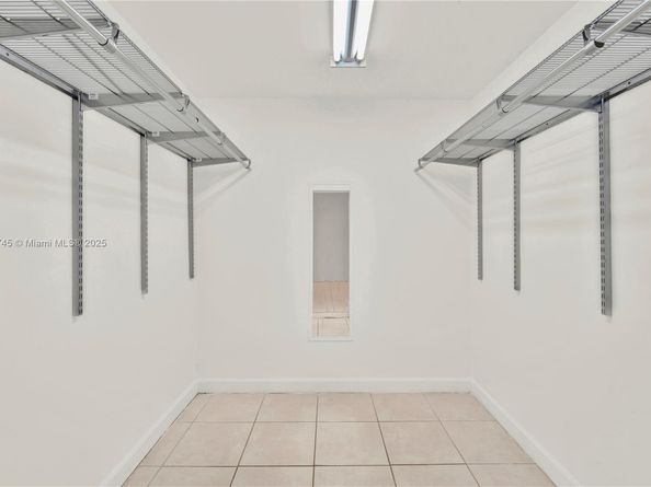 Undisclosed Address #A11826745, Hollywood FL 33023