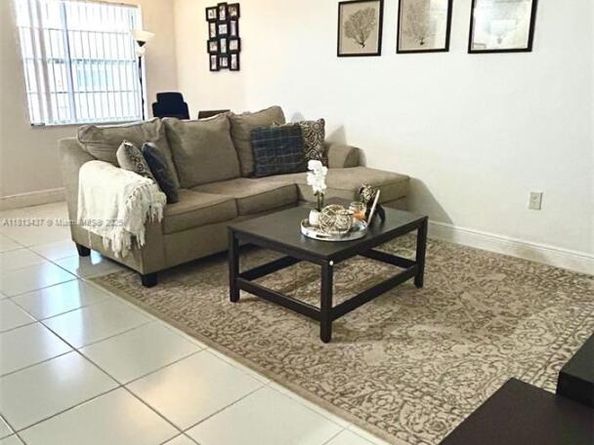 Undisclosed Address #A11813437, Hollywood FL 33020