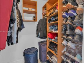 2016 Bay Dr 505, Miami Beach FL 33141