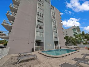 2016 Bay Dr 505, Miami Beach FL 33141