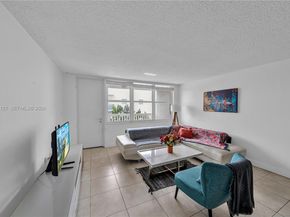 2016 Bay Dr 505, Miami Beach FL 33141