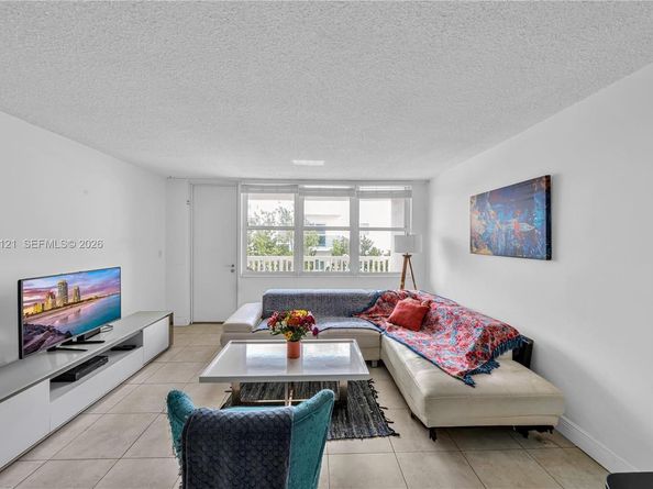 2016 Bay Dr 505, Miami Beach FL 33141