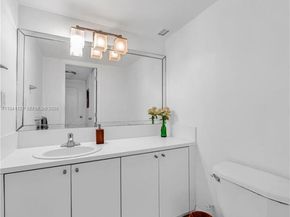 2016 Bay Dr 505, Miami Beach FL 33141