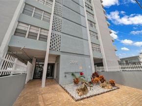 2016 Bay Dr 505, Miami Beach FL 33141