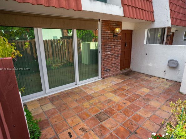13949 SW 84th St 801, Miami FL 33183