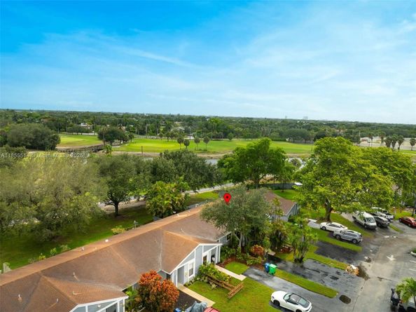 8044 NW 41st Ct, Sunrise FL 33351