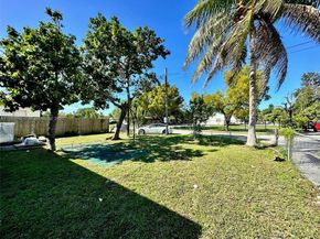 460 NE 169th St, North Miami Beach FL 33162