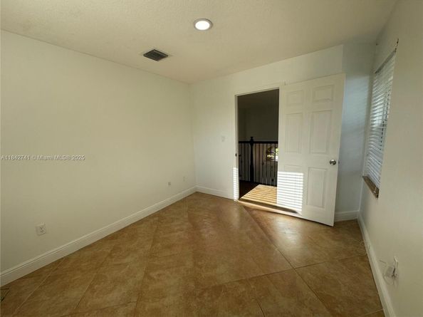 9083 Dupont Pl, Wellington FL 33414