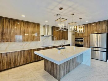 9083 Dupont Pl