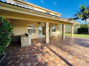 9083 Dupont Pl, Wellington FL 33414