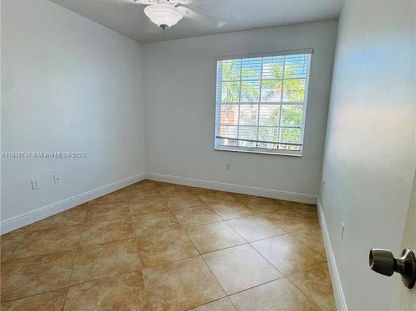 9083 Dupont Pl, Wellington FL 33414