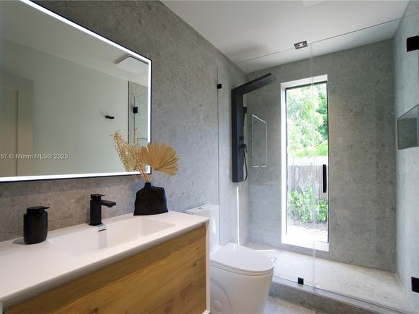 1820 SW 10th, Miami FL 33135