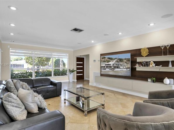 1000 S Shore Dr, Miami Beach FL 33141