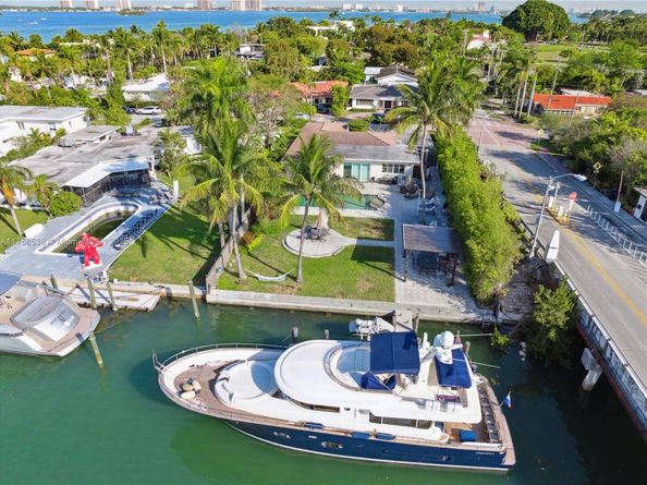 1000 S Shore Dr, Miami Beach FL 33141