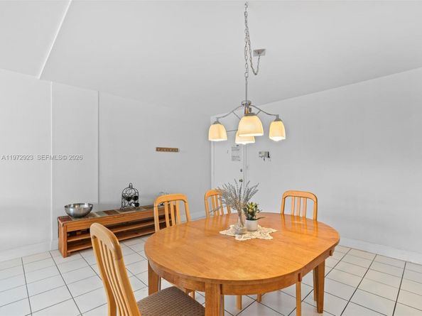 111 Golden Isles Dr G8, Hallandale Beach FL 33009