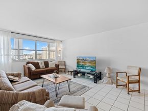 111 Golden Isles Dr G8, Hallandale Beach FL 33009