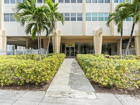 111 Golden Isles Dr G8, Hallandale Beach FL 33009