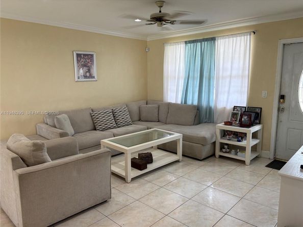 330 N 69th Way, Hollywood FL 33024