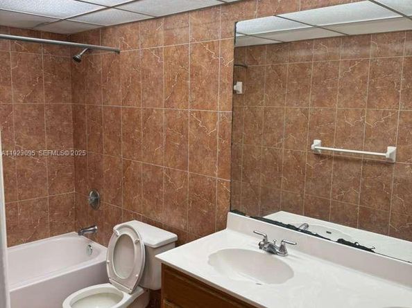 7000 NW 186th St 4226, Hialeah FL 33015