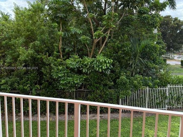 7000 NW 186th St 4226, Hialeah FL 33015