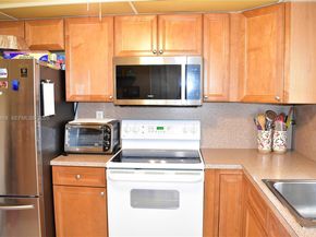 9881 Sunrise Lakes Blvd 207, Sunrise FL 33322