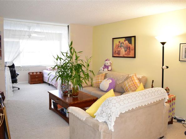 9881 Sunrise Lakes Blvd 207, Sunrise FL 33322