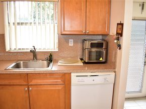 9881 Sunrise Lakes Blvd 207, Sunrise FL 33322