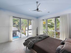 3175 Washington St, Miami FL 33133