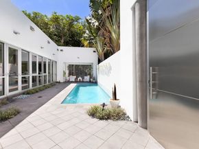 3175 Washington St, Miami FL 33133