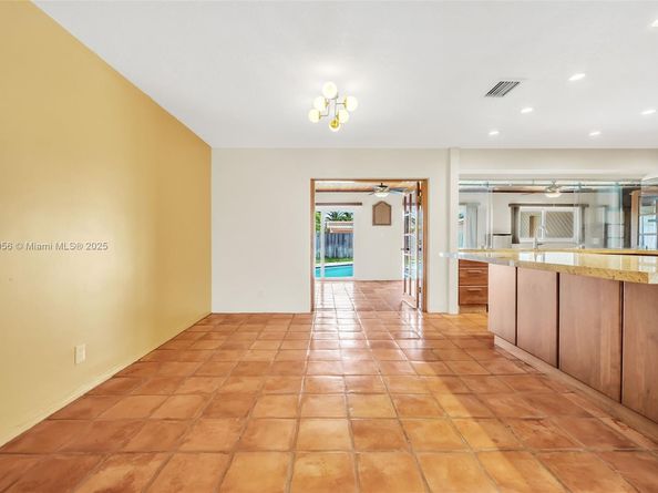 4815 Cleveland St, Hollywood FL 33021