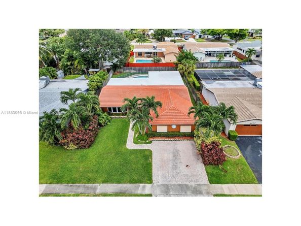 4815 Cleveland St, Hollywood FL 33021