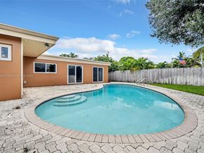 4815 Cleveland St, Hollywood FL 33021