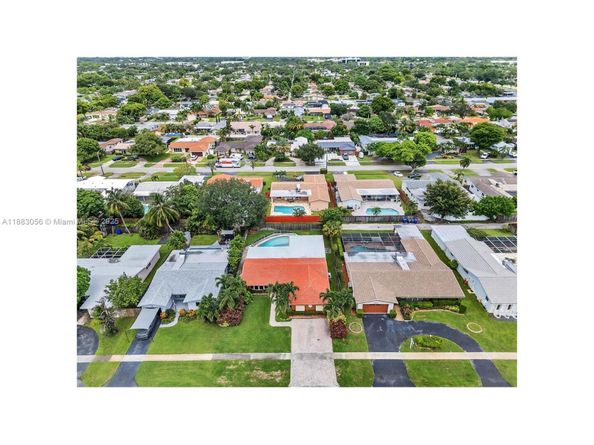 4815 Cleveland St, Hollywood FL 33021