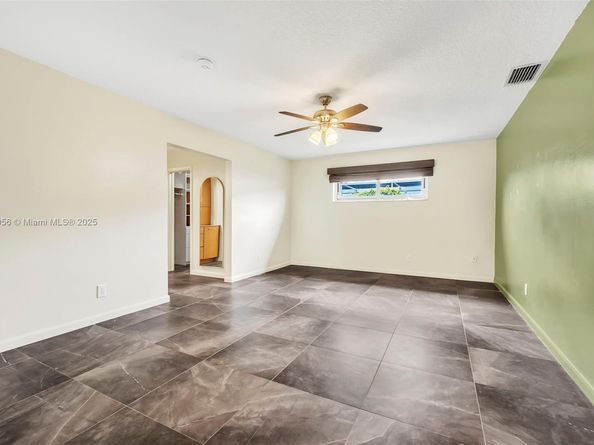4815 Cleveland St, Hollywood FL 33021