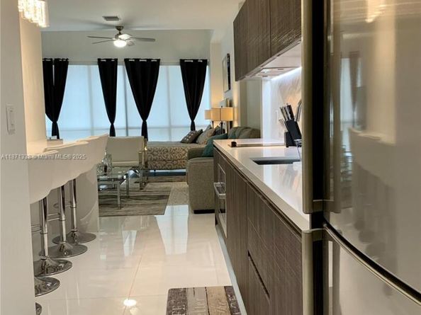 851 NE 1 Ave 502, Miami FL 33132