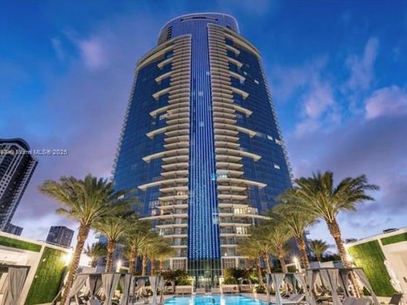 851 NE 1 Ave 502, Miami FL 33132