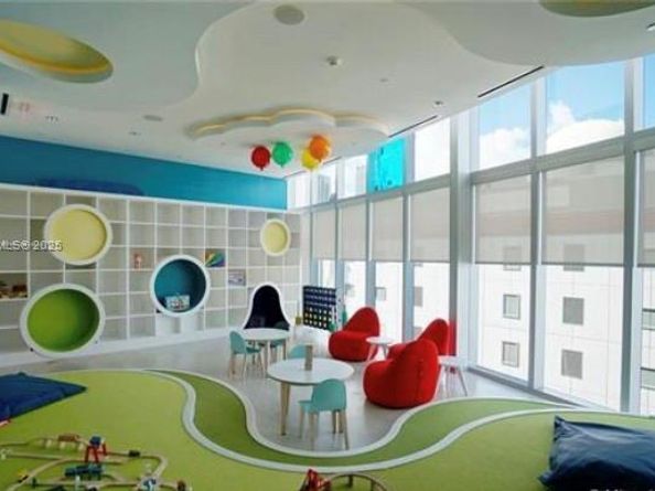 851 NE 1 Ave 502, Miami FL 33132