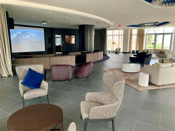 851 NE 1 Ave 502, Miami FL 33132