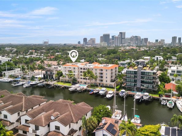 110 Hendricks Isle 13, Fort Lauderdale FL 33301