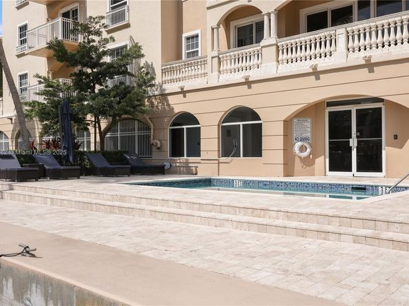110 Hendricks Isle 13, Fort Lauderdale FL 33301